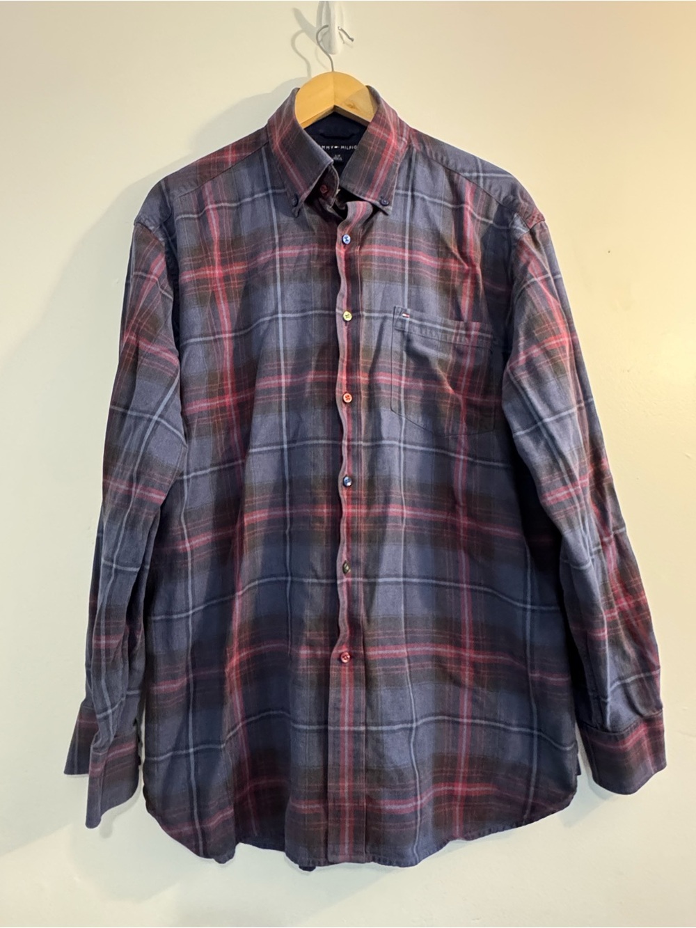 Tommy Hilfiger Men's Plaid Button-Down Shirt Gray & Burgundy Large Vintage Y2K